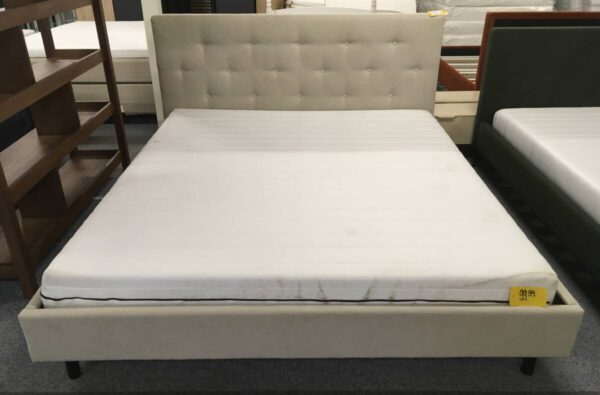 Bed 180x200cm + bodem (excl. matras)
