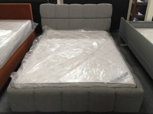 Bedframe bouclé + rolbodem 140x200cm (excl. matras)