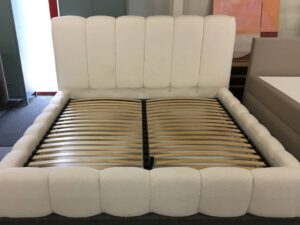 Ledikant + bodem 200x200cm (excl. matras)