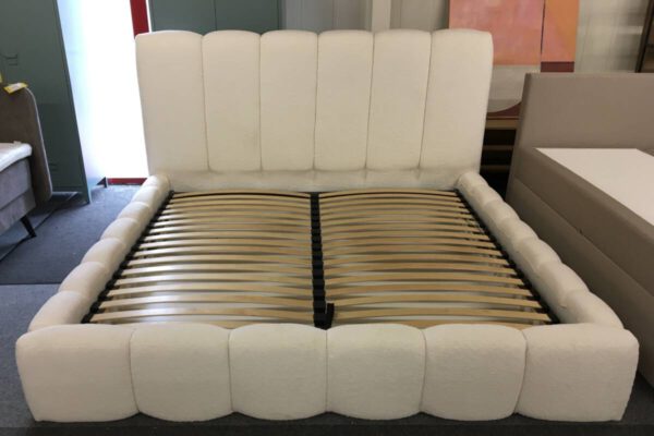 Ledikant + bodem 200x200cm (excl. matras)