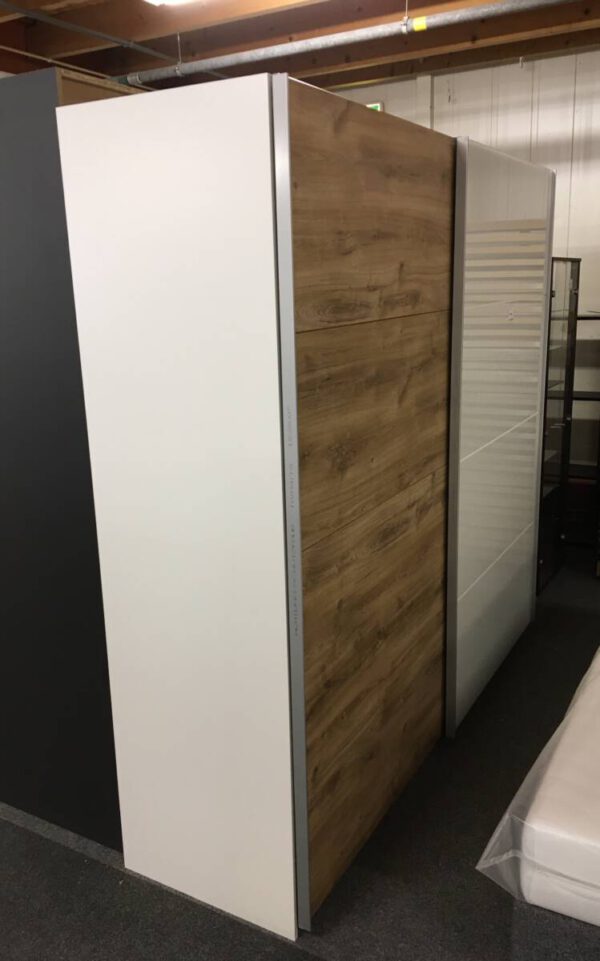 Zweefdeurkast 225cm