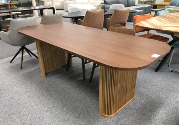 Eetkamertafel 210cm (kleurverschil)
